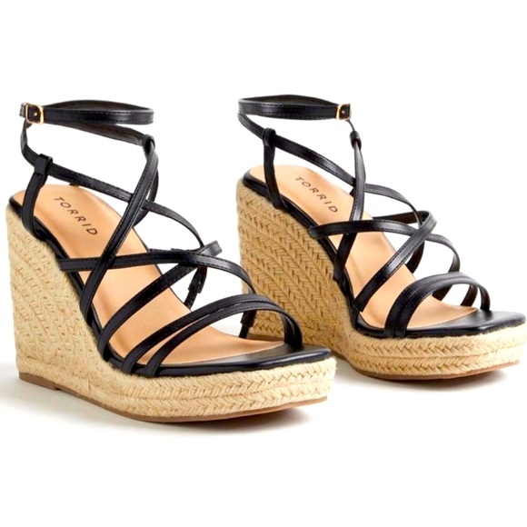 Torrid Strappy Platform Wedge Sandal - Black Faux Leather- Size 8.5-Brand New - Picture 1 of 6
